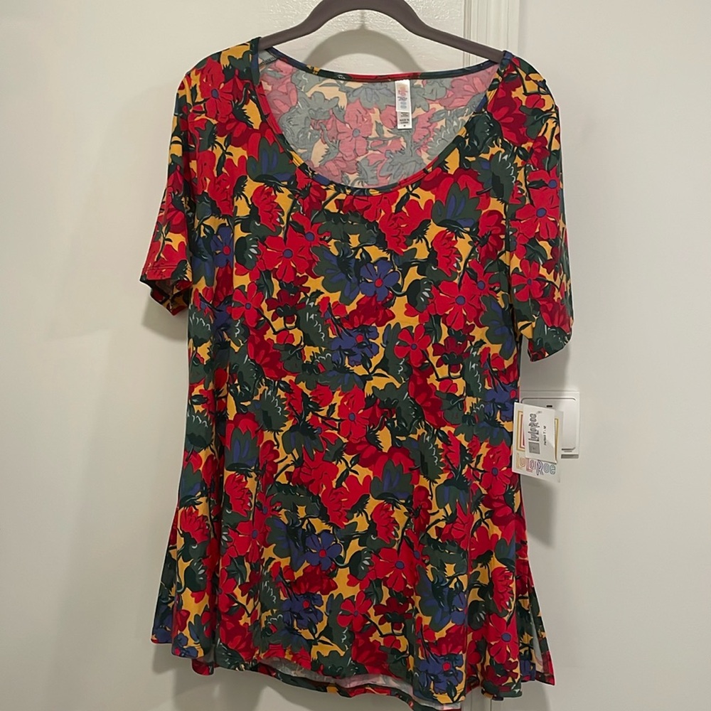 LuLaroe Perfect Shirt - medium